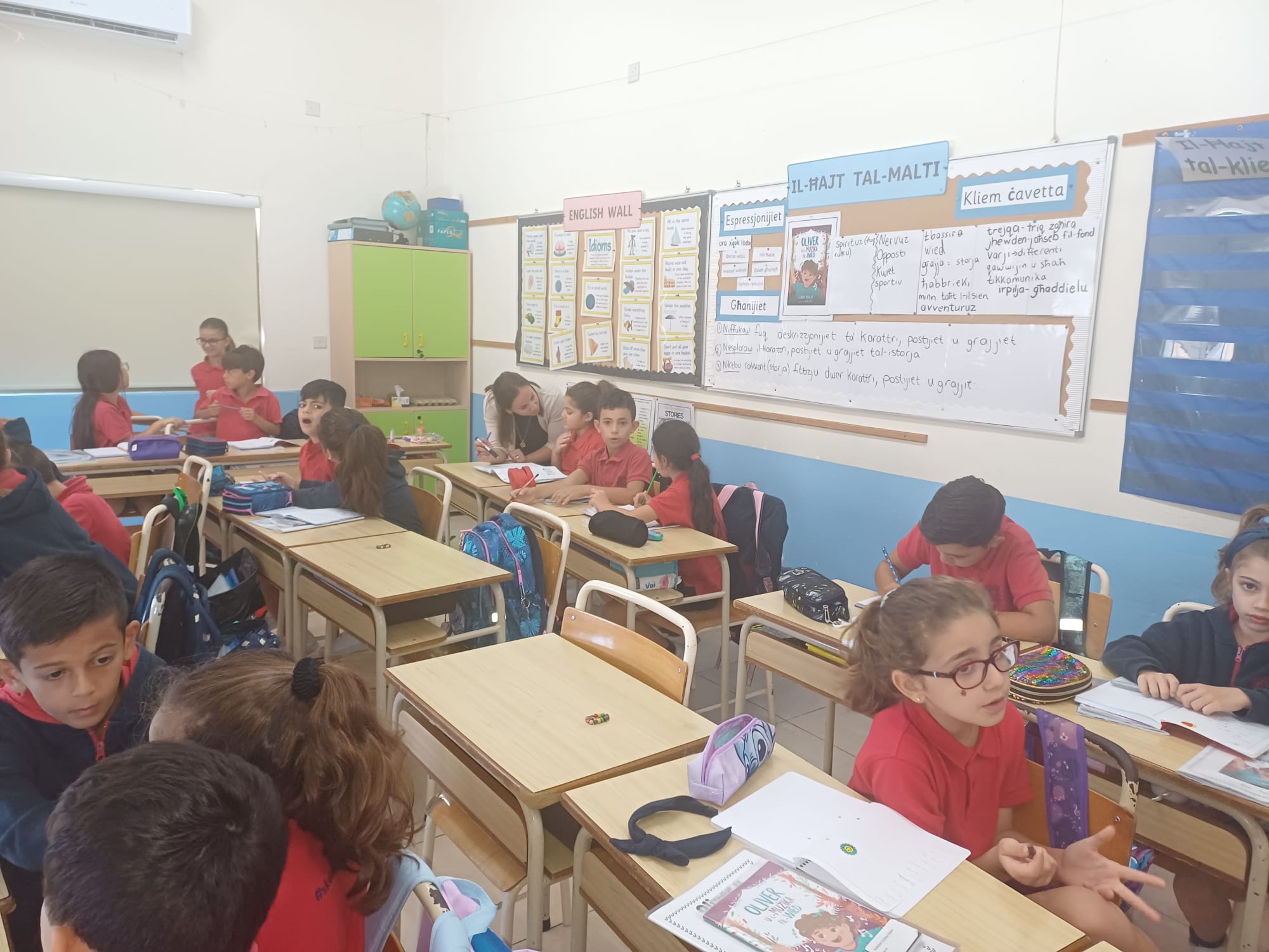 Nitkellem ma' sieħbi.3